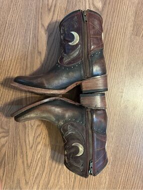 Freebird Tash Brown Leather Western Ankle Boots with Zip